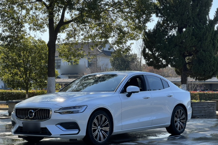 沃尔沃S60 2022款 B4 智远豪华版车身外观6004