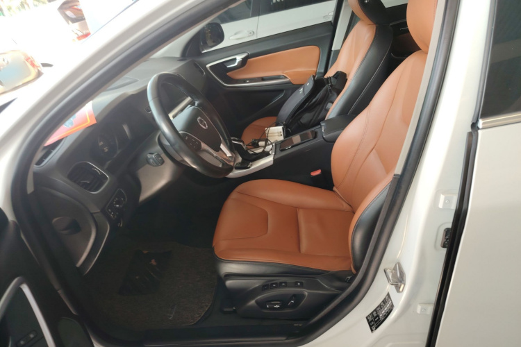 沃尔沃S60 2018款 S60L T3 智进进取版局部细节19