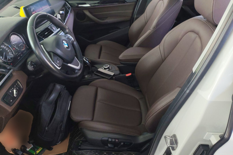 宝马X1 2020款 sDrive25Li 领先型中控内饰19