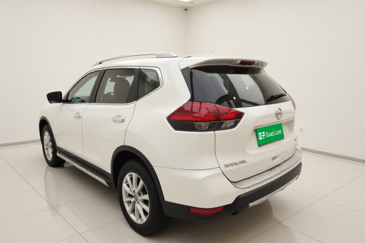 日产 奇骏 2019款 2.0L CVT智联舒适版 2WD车身外观5