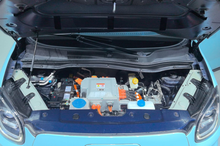 零跑汽车 零跑T03 2021款 400豪华版机舱底盘24