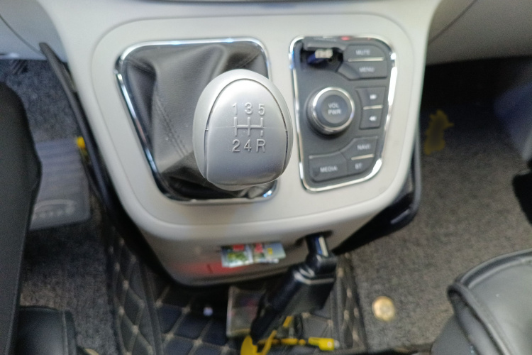 江淮瑞风 瑞风M3 2019款 宜家版 1.8L 豪华智能型局部细节18