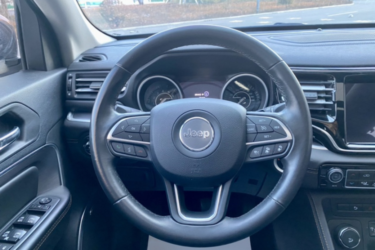 Jeep 大指挥官 2018款 2.0T 四驱智享版 国V局部细节13