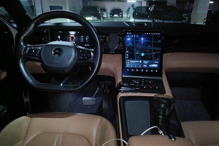 蔚来ES6 2019款 420KM 运动版中控内饰7002