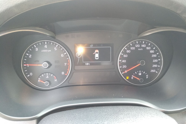 起亚K5 2016款 2.0L 自动LUX局部细节14