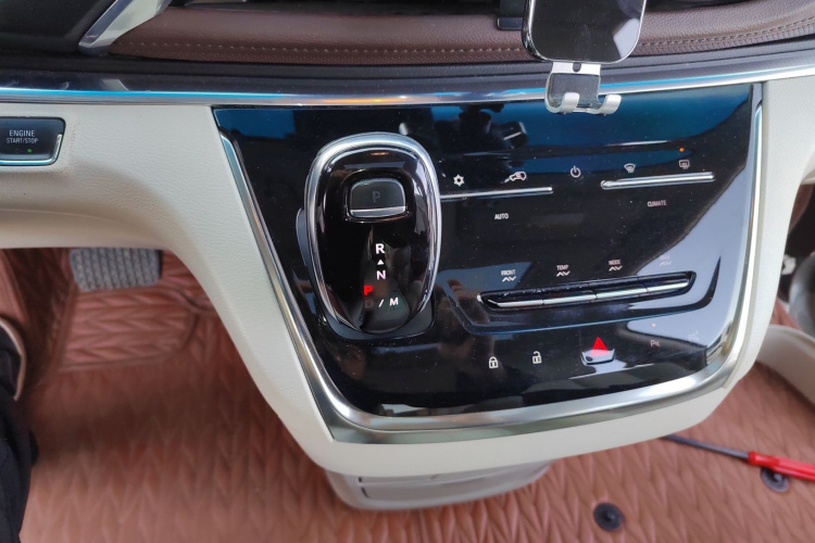 别克GL8 2021款 陆上公务舱 652T 尊贵型局部细节18