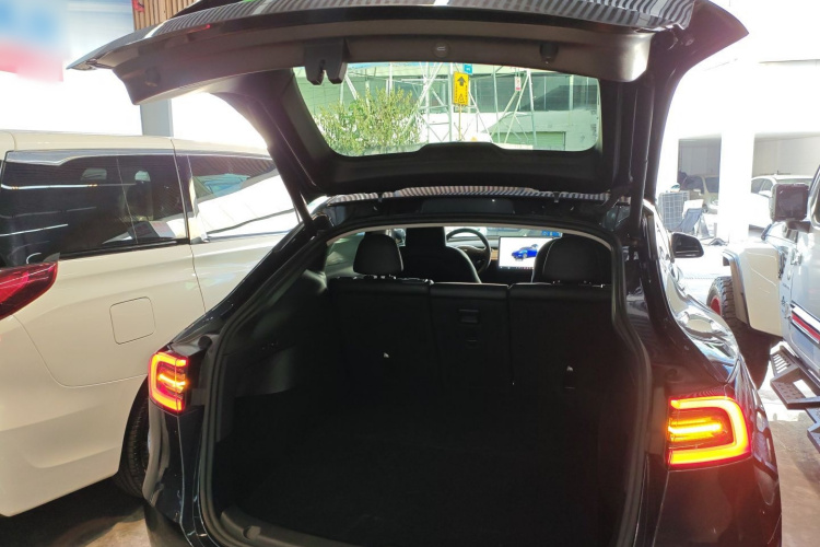 特斯拉 Model Y 2024款 长续航全轮驱动版局部细节23