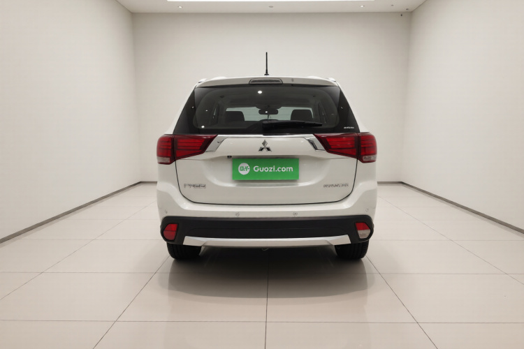 三菱 欧蓝德 2016款 2.4L 四驱豪华版 7座车身外观6