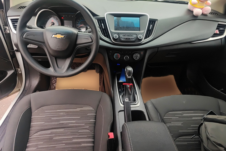 雪佛兰 科沃兹 2019款 320 自动欣享天窗版中控内饰7002