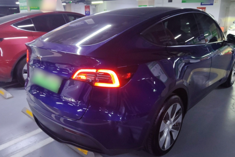 特斯拉 Model Y 2021款 标准续航后驱版车身外观7