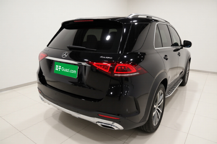 奔驰GLE 2023款 GLE 350 4MATIC 时尚型车身外观7
