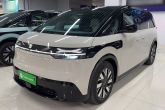 极氪MIX 2025款 长续航智驾版