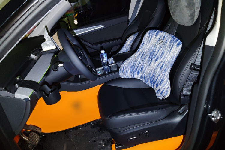 特斯拉 Model Y 2024款 后轮驱动版中控内饰19