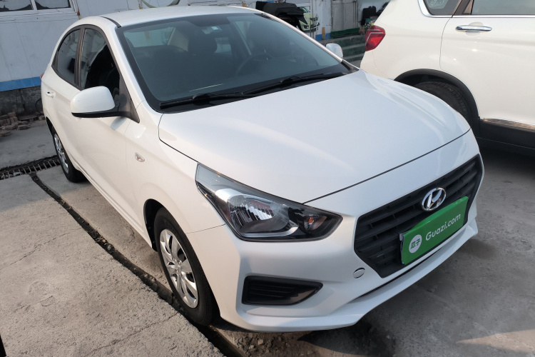 现代 瑞纳 2020款 1.4L 手动GL焕新版车身外观3