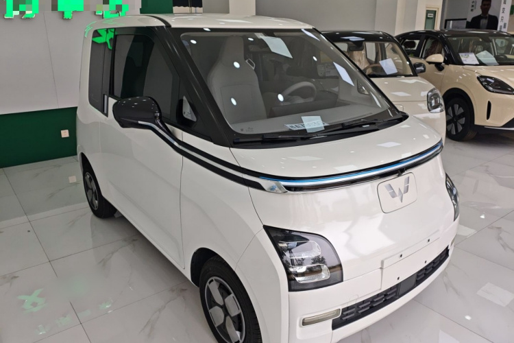 五菱汽车 五菱Air ev晴空 2023款 四座-进阶版车身外观3
