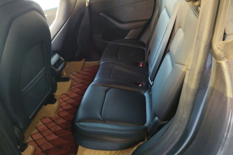 特斯拉 Model Y 2022款 后轮驱动版中控内饰7004