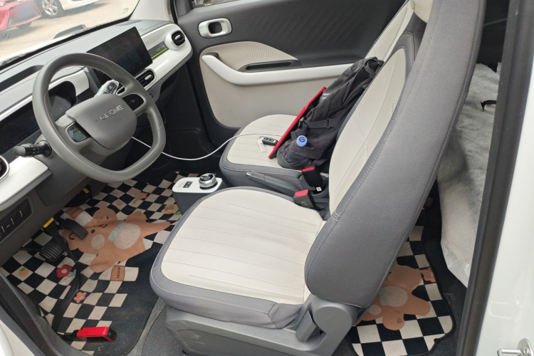 吉利银河 2025款 210km 熊猫卡丁局部细节19