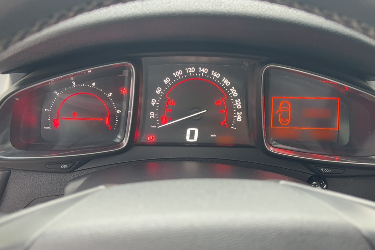 DS 5 2013款 1.6T 雅致版THP160局部细节14