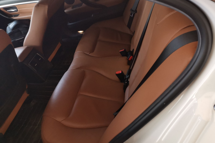 宝马3系 2016款 320Li 豪华设计套装中控内饰7004