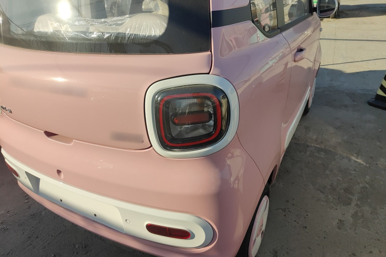 奔腾小马 2026款 222km 萌趣马 Plus车身外观9