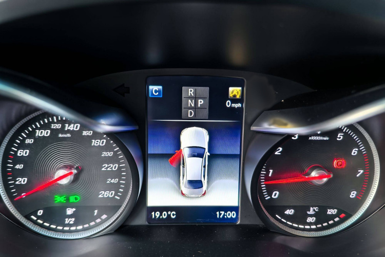 奔驰C级 2018款 C 180 L 时尚型运动版局部细节14