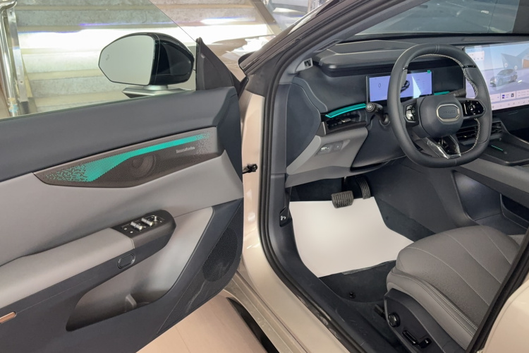 领克07 2024款 EM-P 126长续航 Halo中控内饰7002