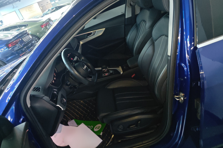 奥迪A4L 2020款 40 TFSI 豪华动感型中控内饰19