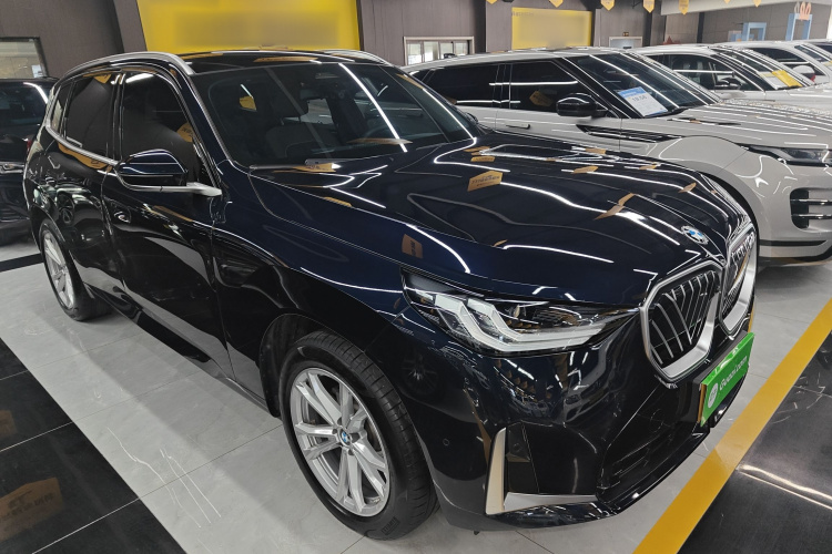 宝马X3 2025款 xDrive25L 豪华套装车身外观3