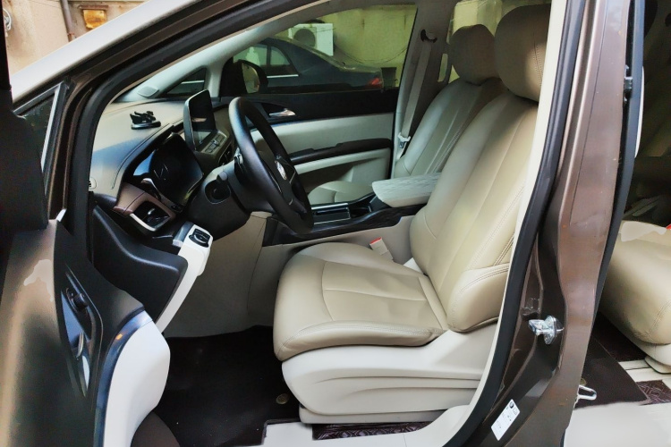 别克GL8 2021款 陆上公务舱 652T 舒适型局部细节19