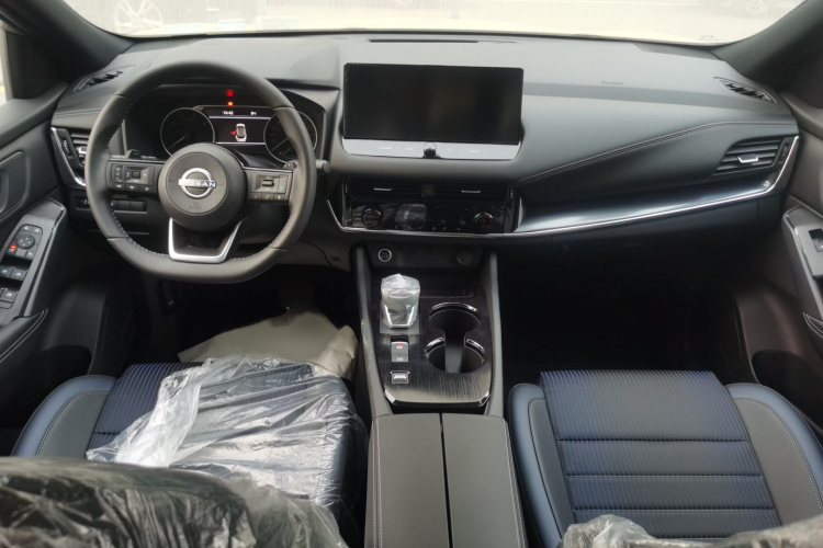 日产 逍客 2023款 1.3T CVT豪华版中控内饰7003