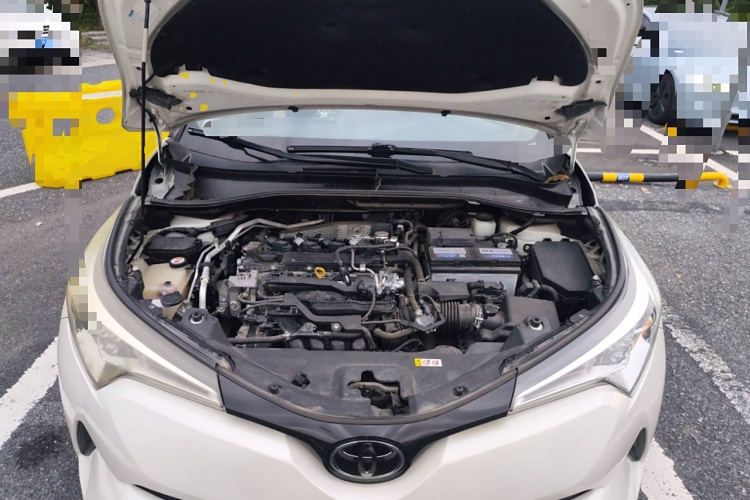 丰田C-HR 2018款 2.0L 领先天窗版 国VI局部细节24