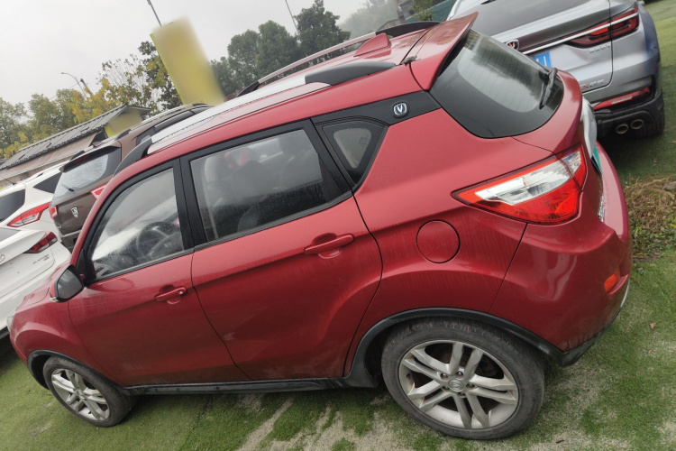 长安CS35 2016款 1.6L 手动豪华型 国V车身外观4