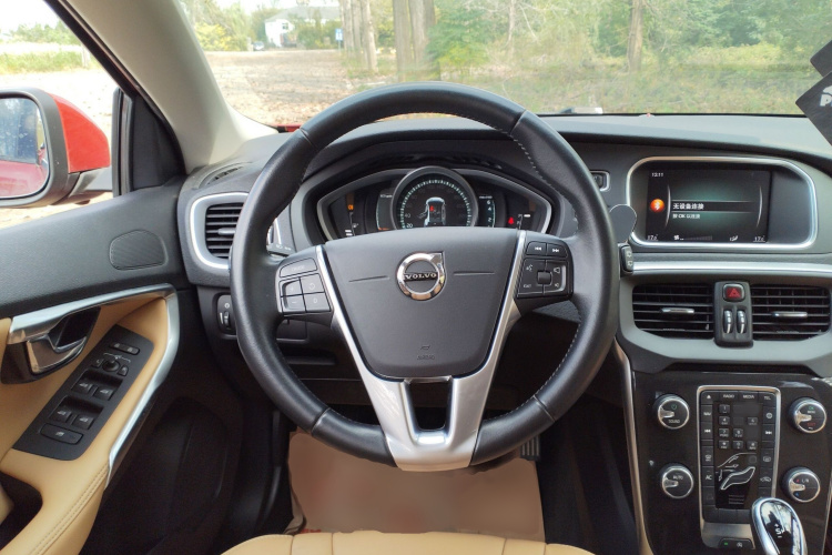 沃尔沃V40 2018款 T3 智逸版局部细节13