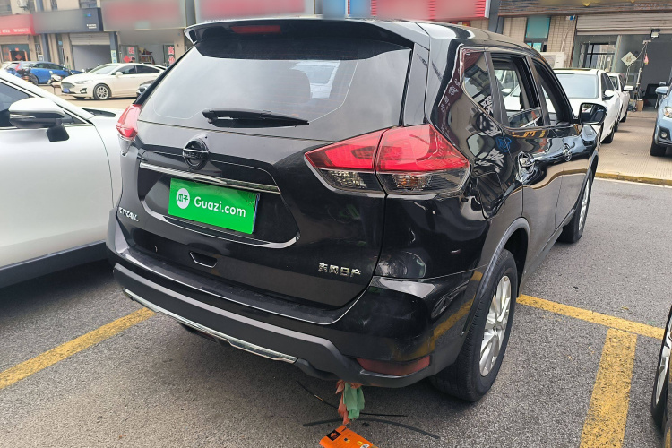 日产 奇骏 2021款 2.0L CVT 2WD XL ITS舒适纪念版车身外观7