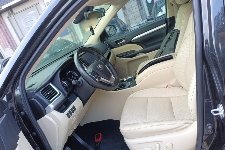 丰田 汉兰达 2021款 2.0T 四驱豪华版 7座中控内饰19