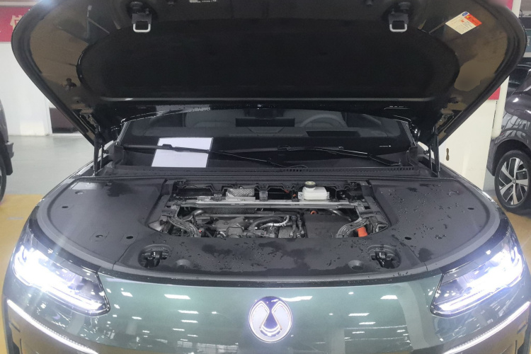 腾势N9 2025款 旗舰型机舱底盘24