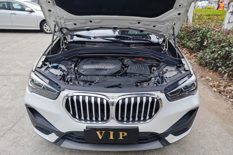 宝马X1 2021款 sDrive25Li 领先型机舱底盘24