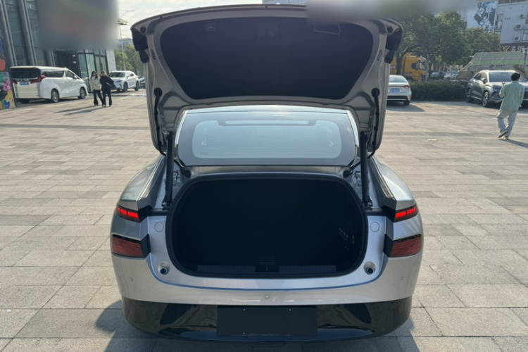 小鹏P7 2023款 P7i 702 Pro局部细节23