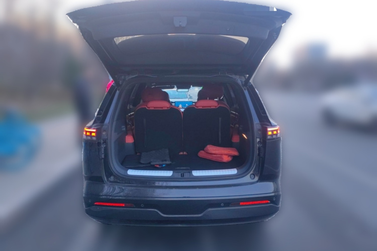 东风奕派 eπ008 2024款 210Max增程版 6座中控内饰23