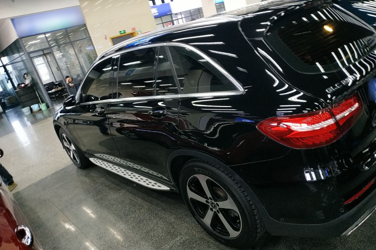 奔驰GLC 2019款 GLC 260 L 4MATIC 豪华型车身外观4
