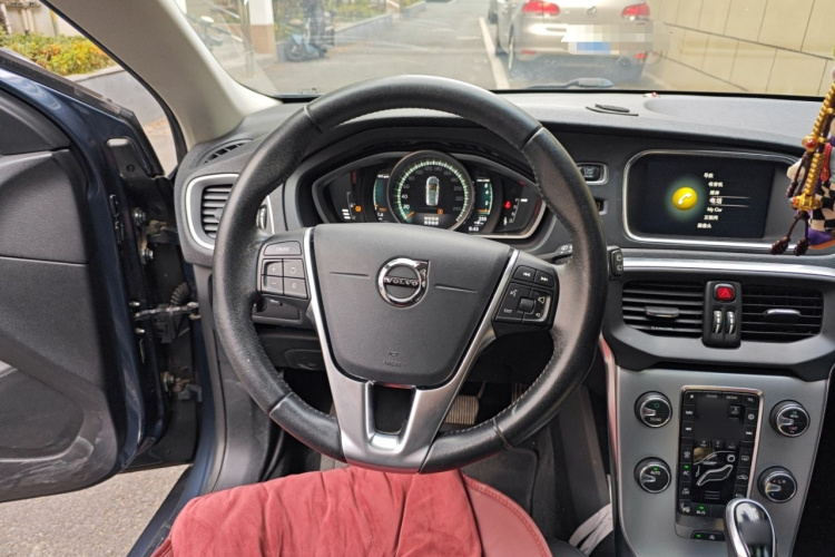 沃尔沃V40 2017款 T3 智雅版中控内饰13