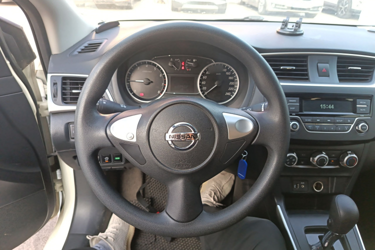 日产 轩逸 2021款 经典 1.6XE CVT舒适版中控内饰13