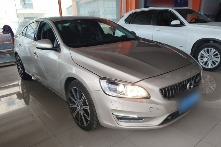 沃尔沃S60 2019款 S60L 改款 T5 智驭菁英版车身外观3
