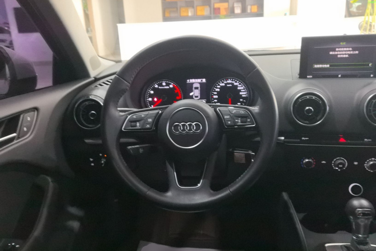 奥迪A3 2020款 改款 Limousine 35 TFSI 进取型 国VI中控内饰13