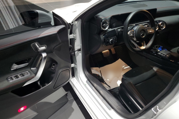 奔驰CLA 2020款 CLA 200中控内饰20