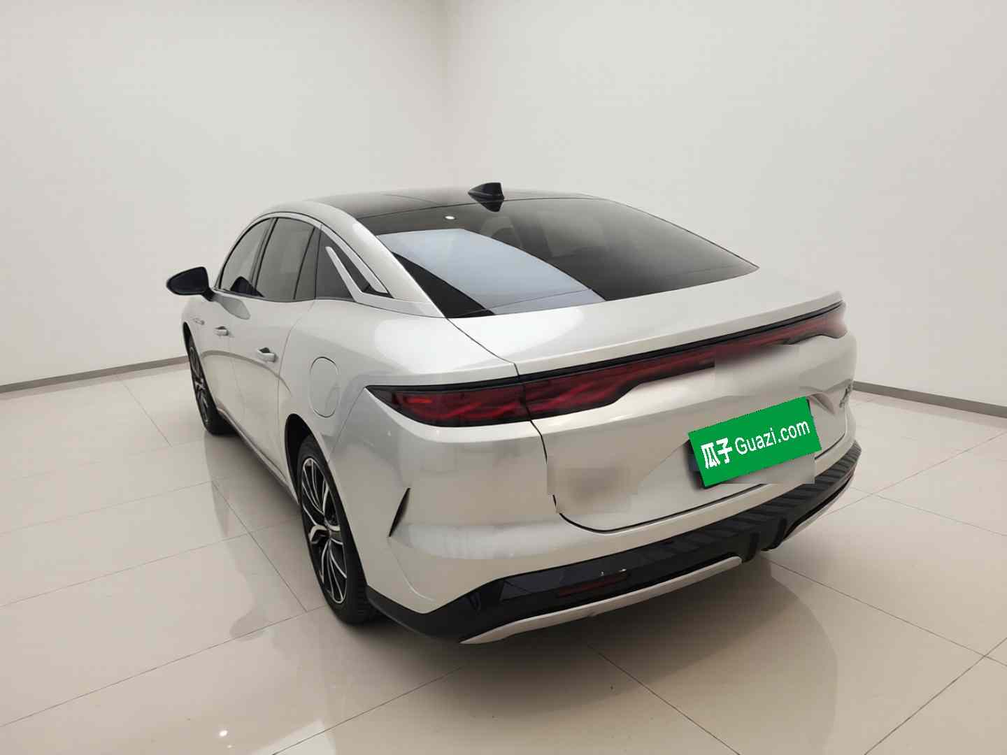 比亚迪 汉L 2025款 EV 四驱激光雷达旗舰型(3)