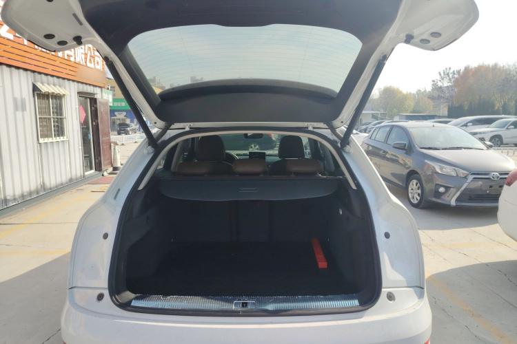 奥迪Q3 2017款 30 TFSI 风尚型机舱底盘23