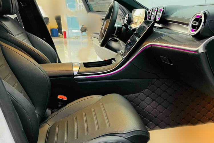 奔驰C级 2024款 改款三 C 260 L 运动版中控内饰7003