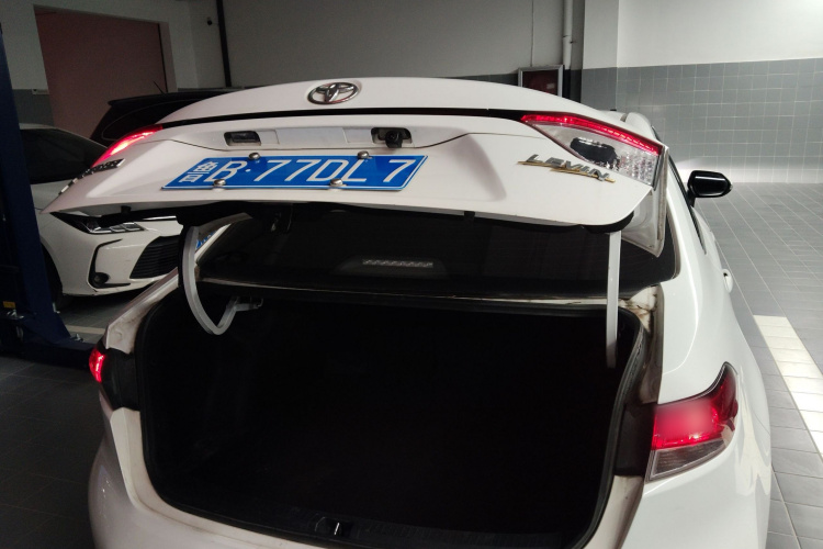 丰田 雷凌 2023款 TNGA 1.5L CVT进取版局部细节23