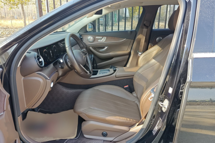 奔驰E级 2023款 改款 E 300 L 时尚型局部细节19